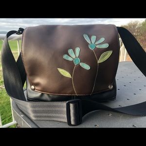 Queen Bee Truckette Bag - ‘Daisy’